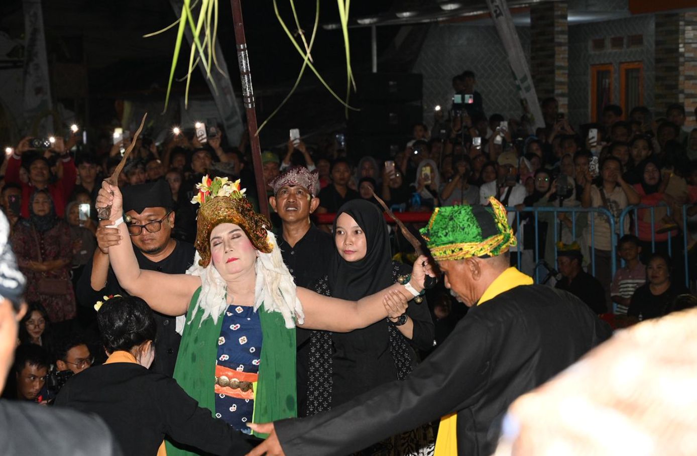 Penampilan Penari Seblang Bakungan. (Foto: Tim Jurnalistik)