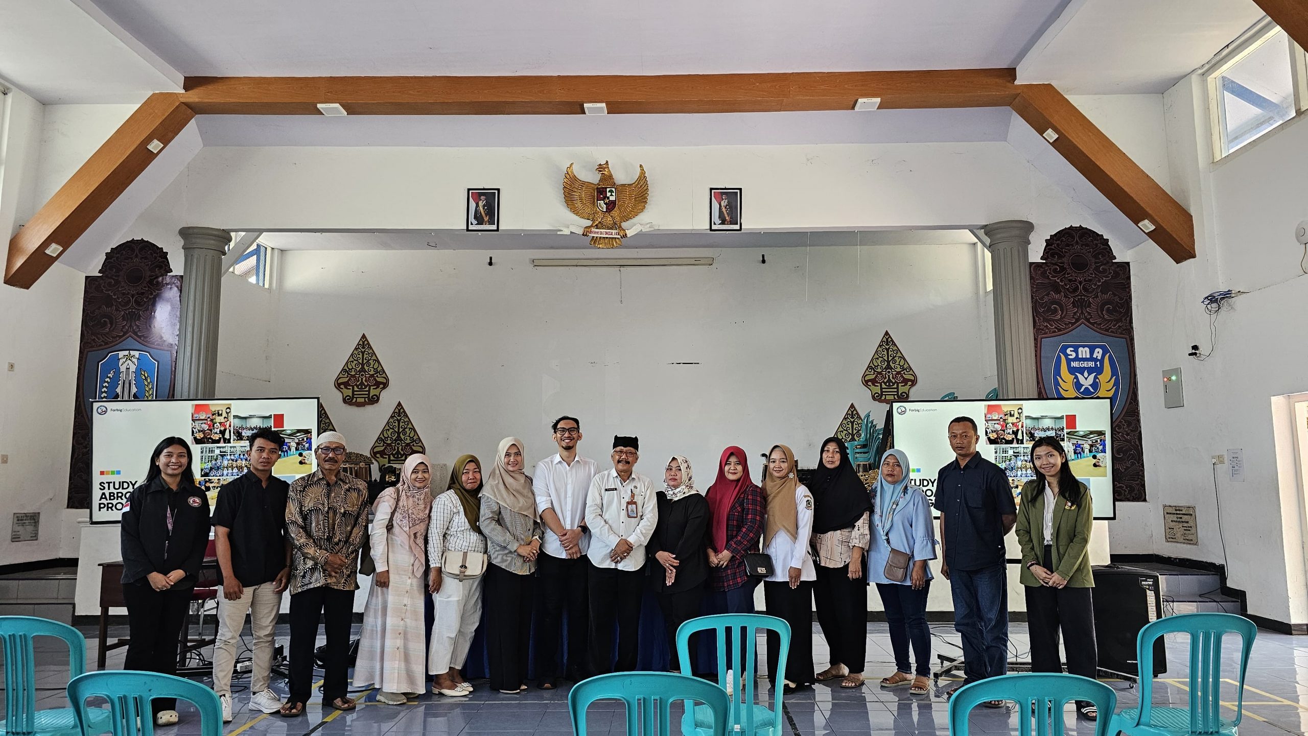 SMAN 1 Glagah dan Farbig Education. (Foto: Humas)