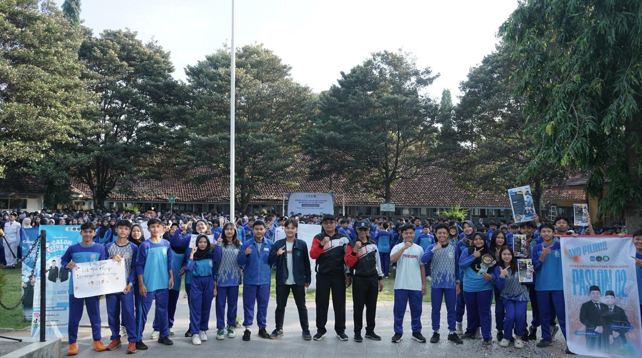 Apel Pagi pembukaan rangkaian kegiatan PARADIGMA-66 "Fun August" sekaligus kampanye Pemilu Raya OSIS SMAN 1 Glagah. (Foto: Humas)