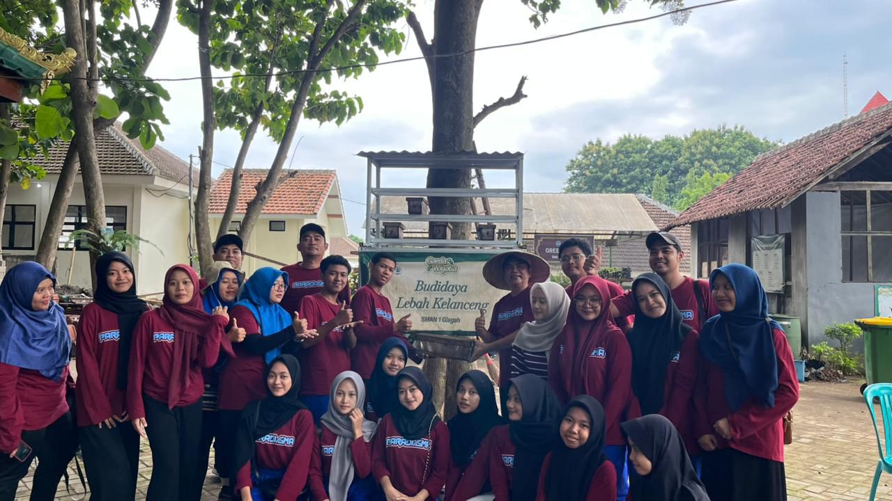 Keikutsertaan warga SMAN 1 Glagah dalam menyukseskan peluncuran program SIKAP se Jawa Timur. (Foto: Humas)