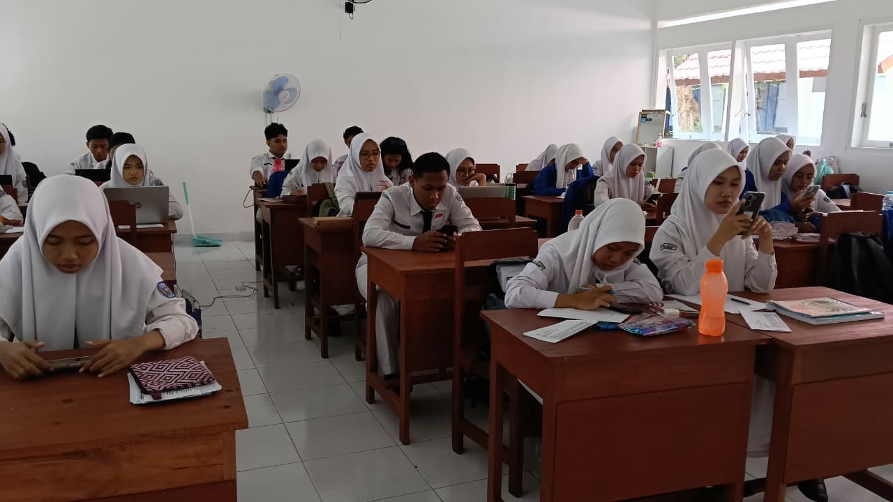 Suasana siswa SMAN 1 Glagah saat mengerjakan soal Try Out UTBK 2026. (Foto: Istimewa)