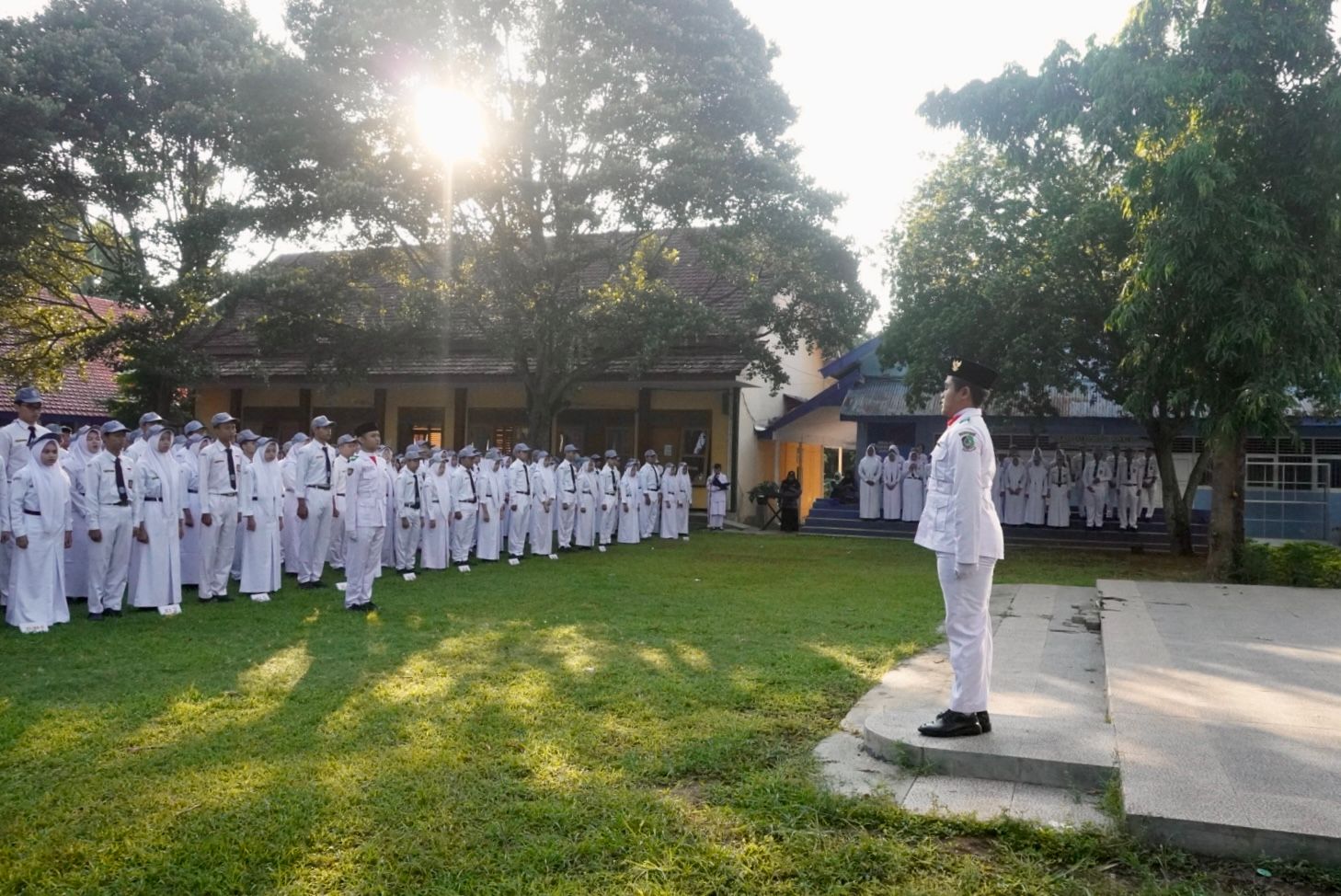Upacara peringatan Hari Kebangkitan Nasional di SMAN 1 Glagah. (Foto: Humas)