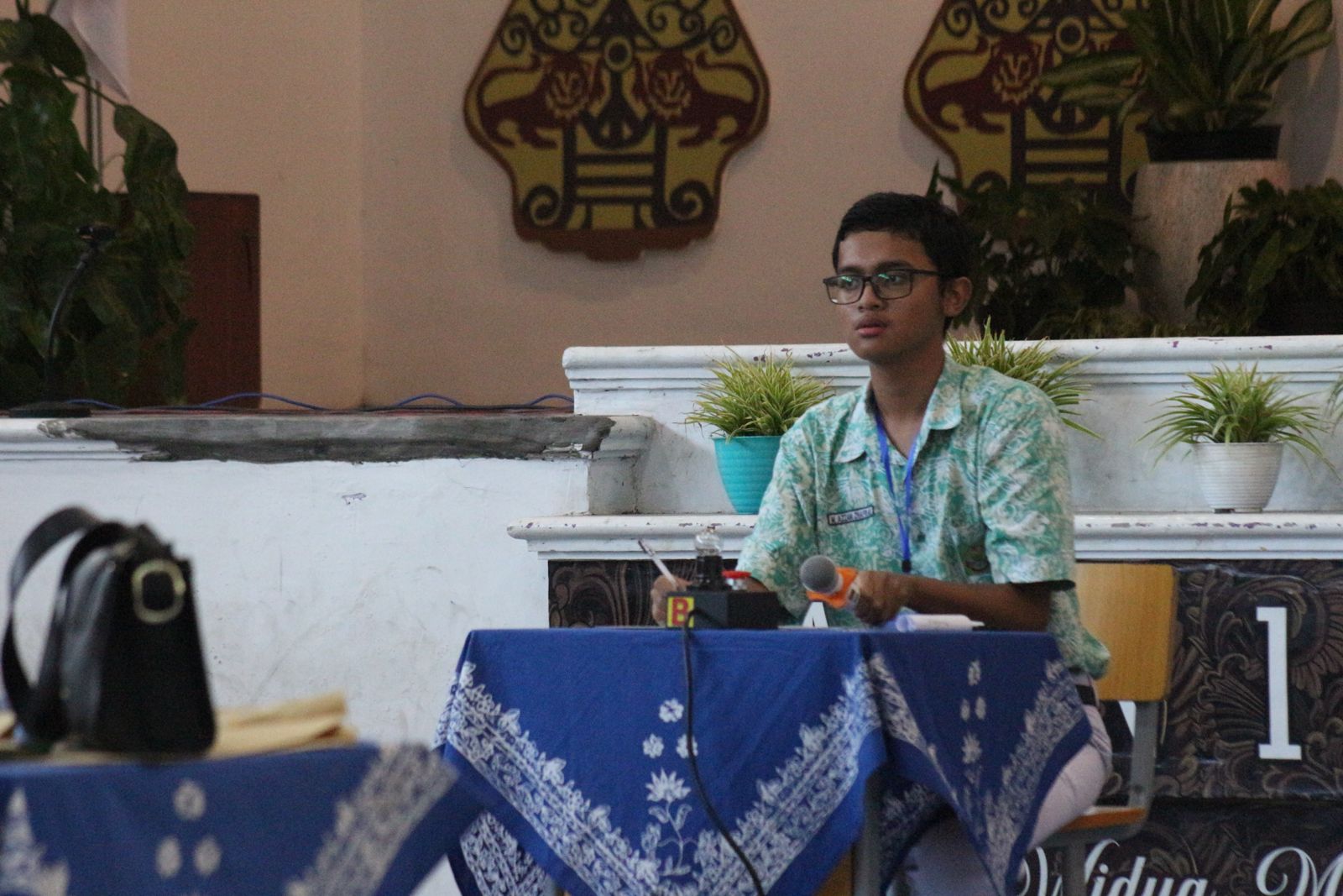 Salah satu siswa SMP di Banyuwangi saat mengikuti perlombaan. (Foto: Humas)