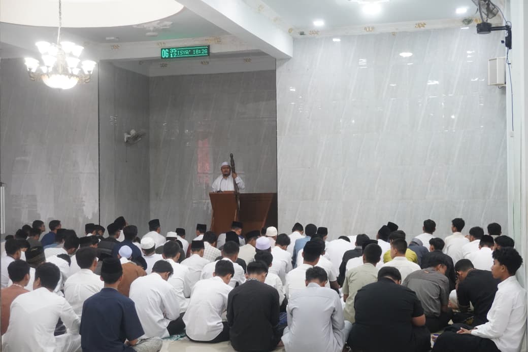 SMAN 1 Glagah menggelar Sholat Idul Adha 1447 Hijriah di Masjid Al-Hurriyah. (Foto: Istimewa)