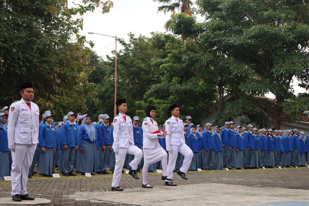 Kegiatan upacara hari Senin (3 Agustus 2026) di SMAN 1 Glagah. (Foto: Humas)