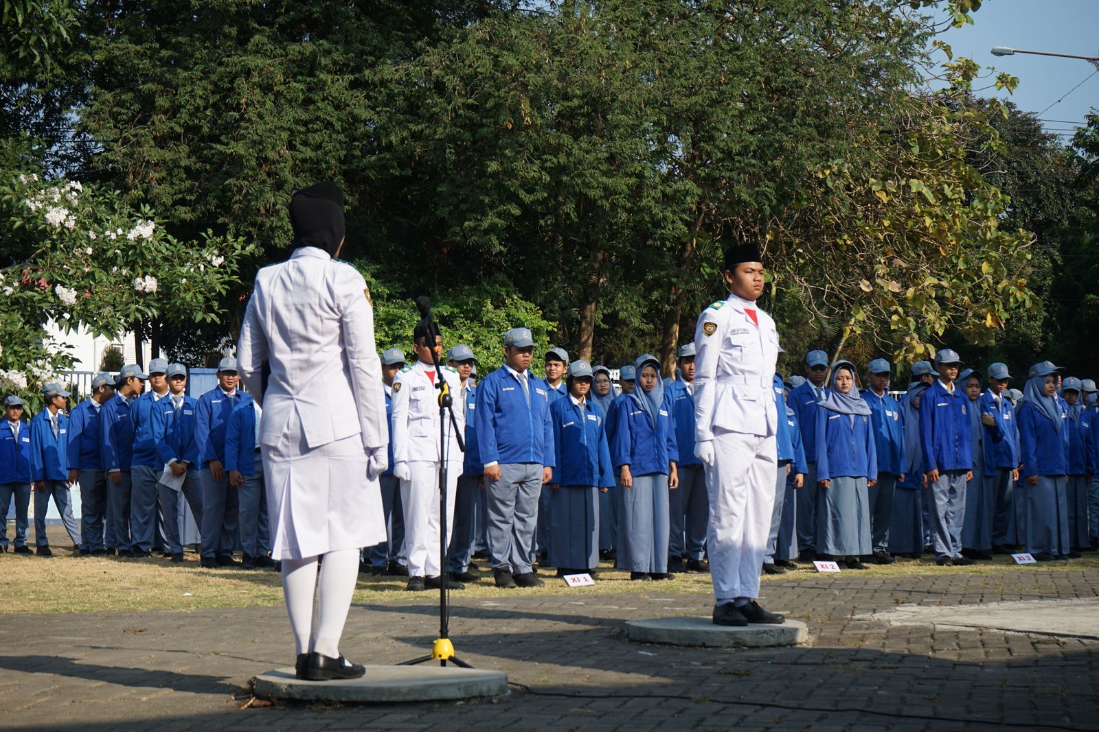 Kegiatan Upacara Hari Jadi Provinsi Jawa Timur ke 81 di SMAN 1 Glagah. (Foto: Humas)